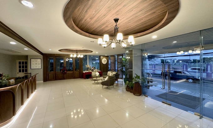 Tha Thaewawong Apartment | Sriracha Avenue