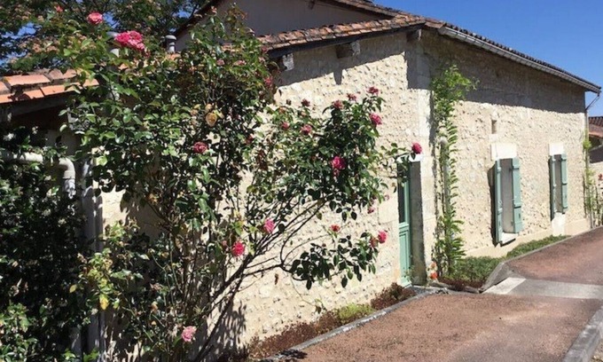 Saint-Antoine-Cumond House | St-Antoine-Cumond 3* house with swimming pool 3km from Aubeterre sur Dronne