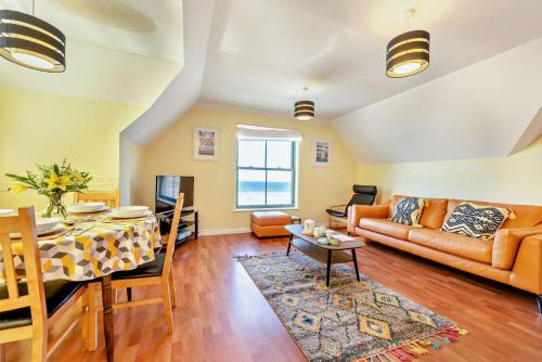 Little Haven Apartment | St Brides Bay Sea View