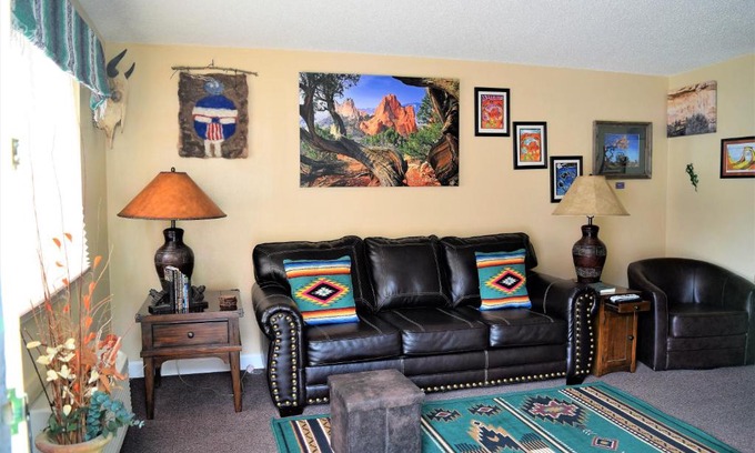 Moab South Valley House | St Danes Pinyon Pine Cabin