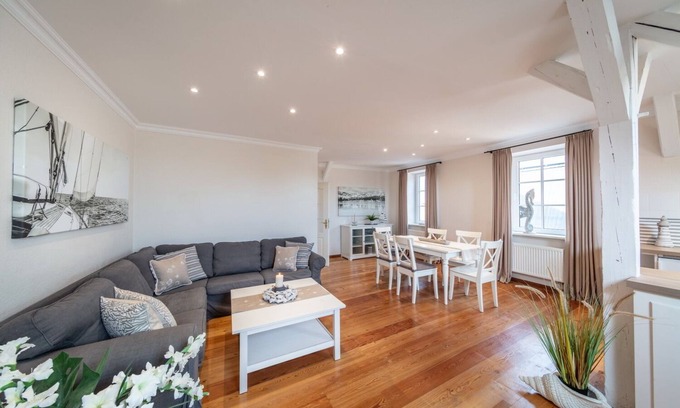 Westermarkelsdorf Apartment | Stylish Baltic Sea apartment with island flair and a lovely fenced garden