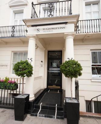 Warwick Hotel | St George's Inn Victoria