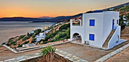 Ydrousa Apartment | St George Village