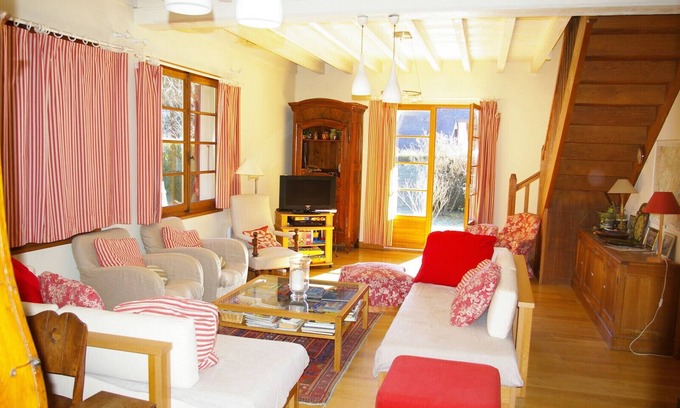 Saint-Jorioz Ski Chalet | ST-JORIOZ, 150M du Lac, chalet 190m2,jardin , 10pers
