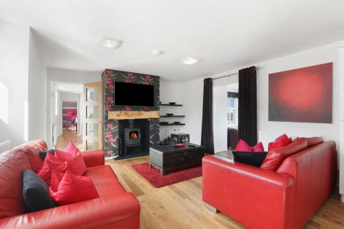 Bamburgh House | Stable Cottage - North East Escapes