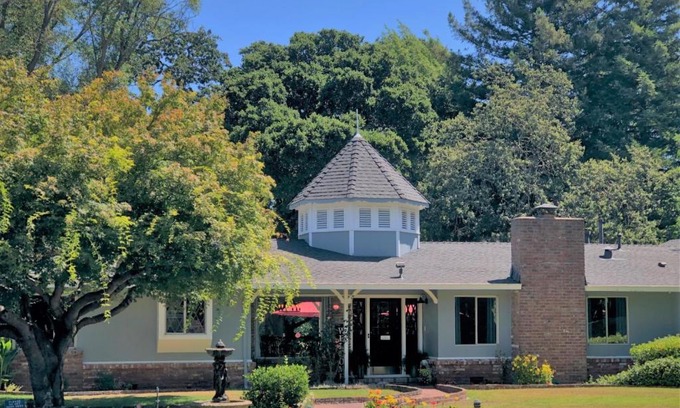 Browns Valley Hotel | Stahlecker House Inn