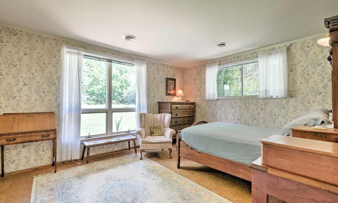 Lexington House | Stair-Free Lexington Home with Blue Ridge Mtn Views!