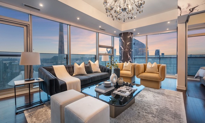 Toronto Entertainment District Apartment | Stallion Suites Opp CN Tower & Scotiabank Arena