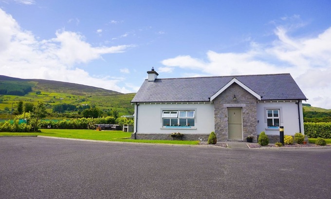 Newry House | Standard-Bungalow-Private Bathroom