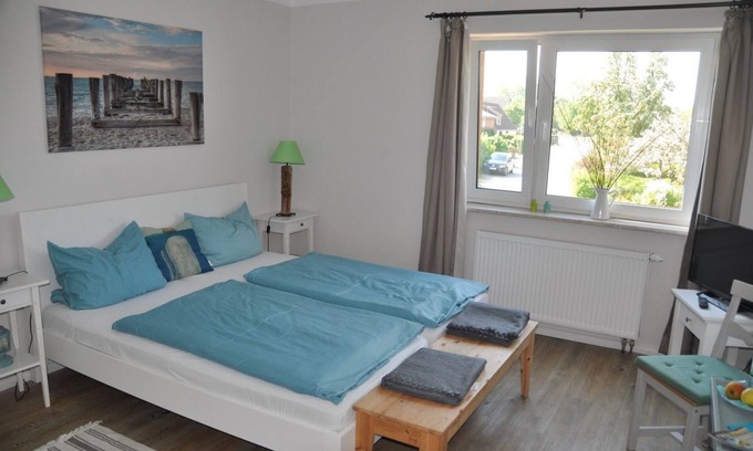 Puttgarden Apartment | Standard double room - room 5 - Hus lake view