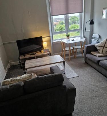 Dumbarton Apartment | Star Apartment