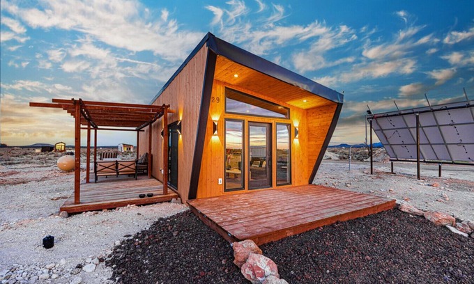 Valle House | stargazing grand canyon skylight tiny home venus