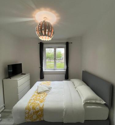 St. Dunstan's House | Starlet Stepney