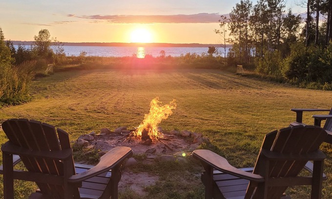 Meaford Cottage | Starlit : Private 5 Acres Lakefront Cottage - Georgian Bay