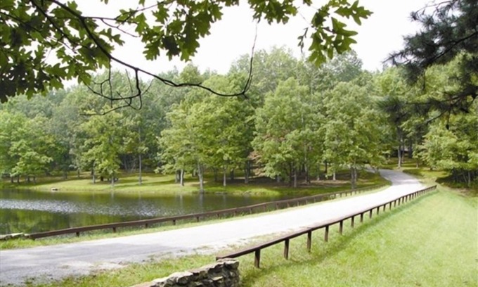 Crossville Cabin | Stay at Our Rustic Hunting Lodge