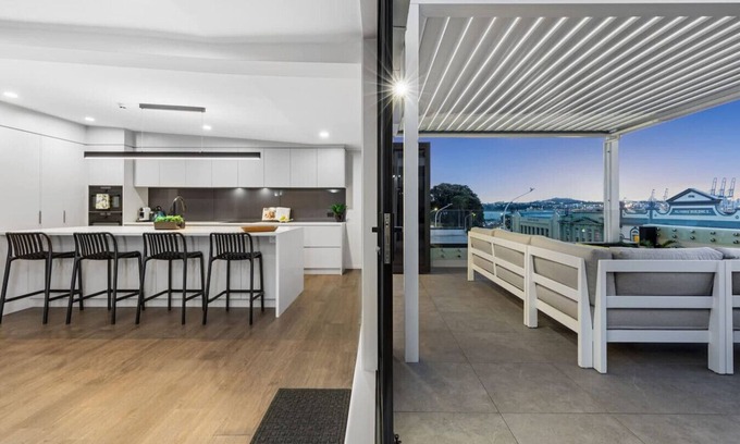 Devonport Apartment | Stay Devonport - 3 Bedroom Penthouse