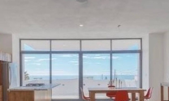 Centro House | Stay in our beautiful with your own private beach!