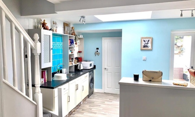 York Cabin | Stay In The Heart Of York At The Hampden - Free Parking - York Holiday Home