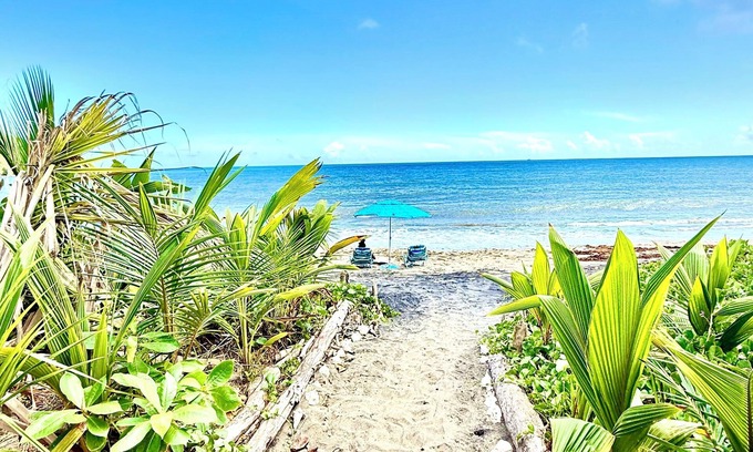 Maunabo House | Stay Local at Your Beachfront Casa in Paradise