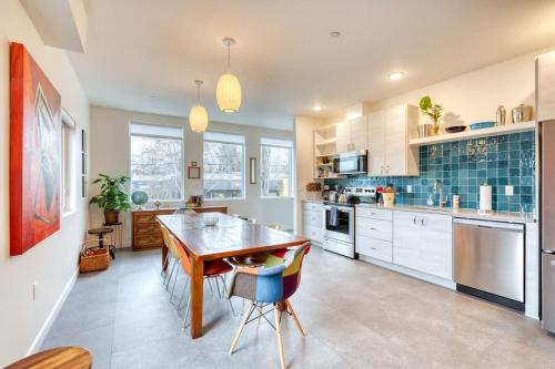 Hosford-Abernethy House | Stay Portland - Private Rooftop Flat- 14 Guests - 94 WalkScore