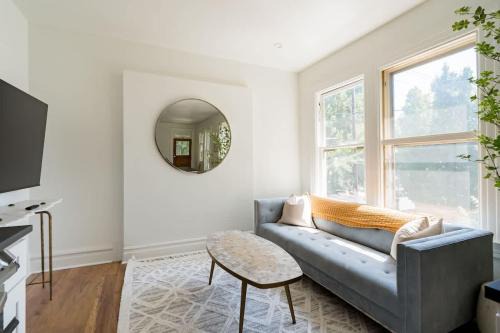 Uptown Apartment | Stay Portland - The Tournesol Suite- Leisurely Strolls on NW 23rd