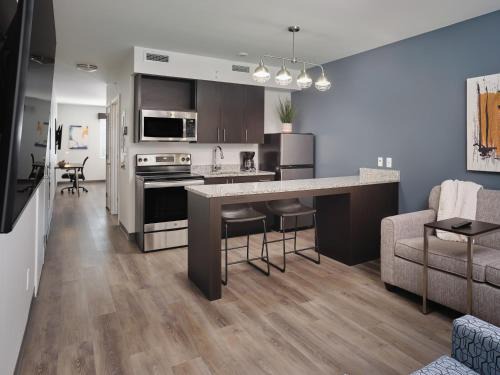 West San Antonio Hotel | stayAPT Suites San Antonio-Lackland