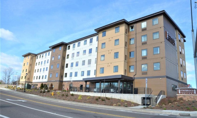Hillsboro Hotel | Staybridge Suites - Orenco Station by IHG