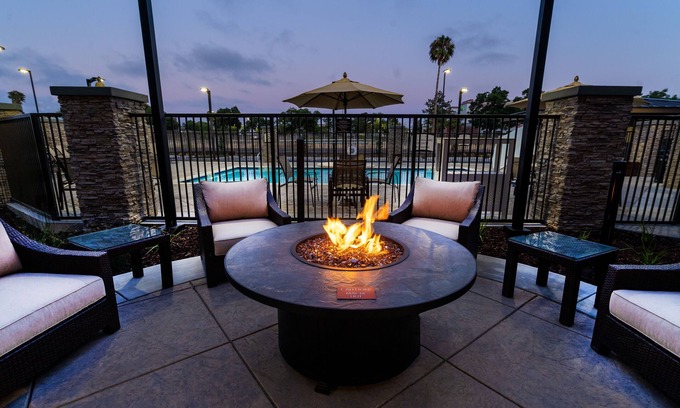 Temecula Hotel | Staybridge Suites Temecula Wine Country by IHG