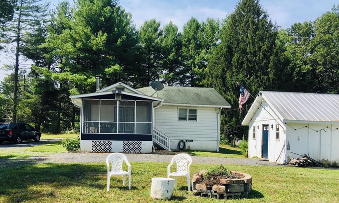 Front Royal House | Staycation Home