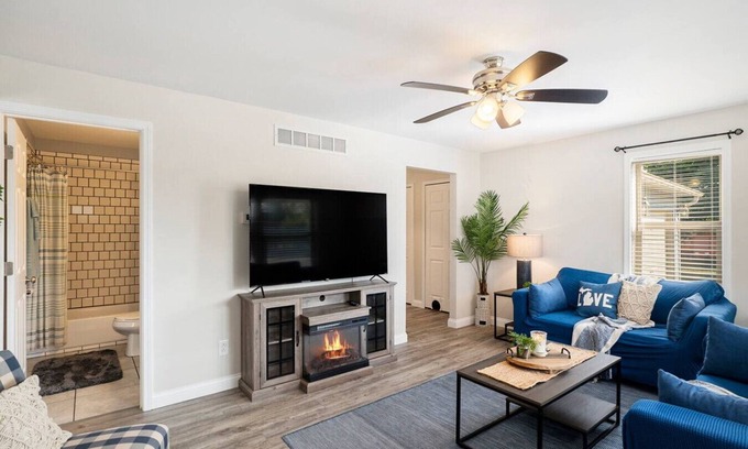 Port Austin House | Stayin’ & Playin’ Cottage/Pet Friendly
