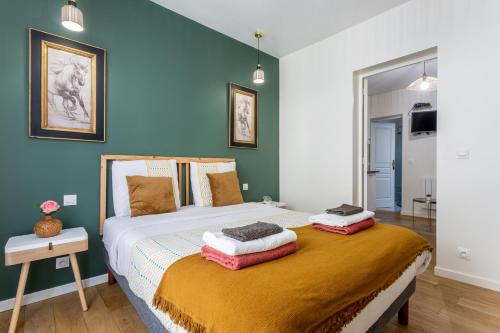 Les Puces de Saint-Ouen Apartment | StayLib - APPARTEMENT 2 PIECES AUX PORTES DE PARIS