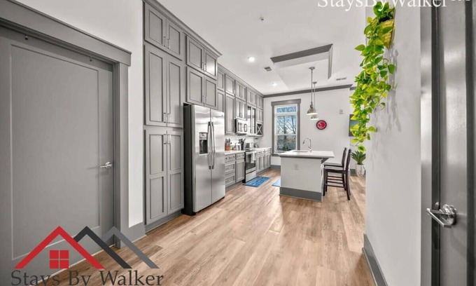 Charlotte Condo | StaysByWalker SouthPark 2BR KingBed! Gym/Pool/Spa