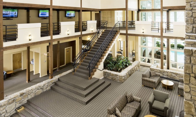 Sanbornton Hotel | Steele Hill Resorts