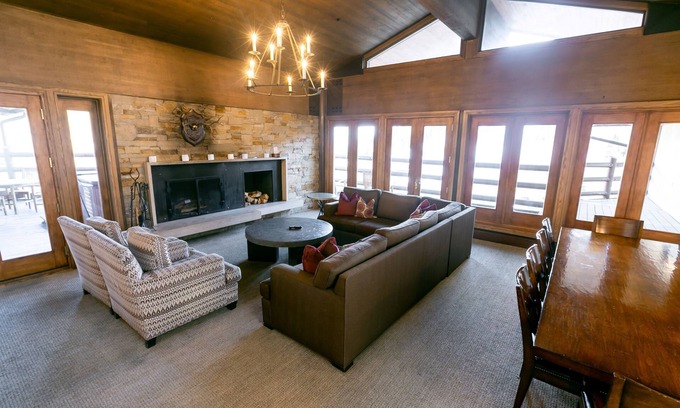 Deer Valley House | Stein Eriksen Two Bedroom Loft 2 Apartment Hotel by RedAwning