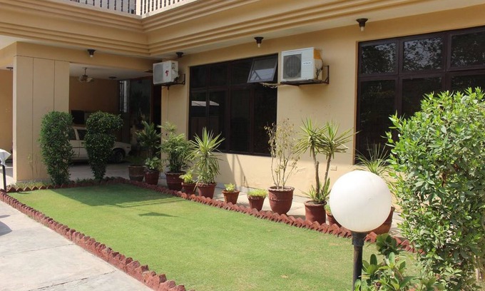 Lahore House | Step Inn Guest House