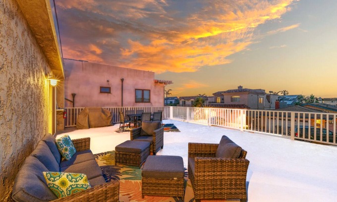 Oxnard Shores House | Steps To Sand, Roof-Deck, Ocean Sunset Views