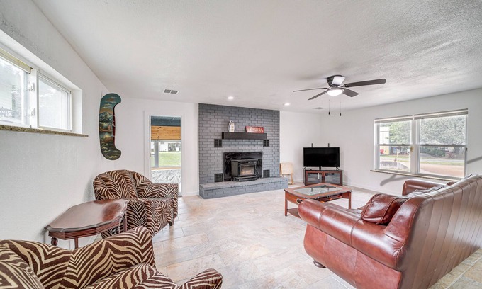 Eufaula House | Steps to the Lake: Eufaula Home w/Game Room!