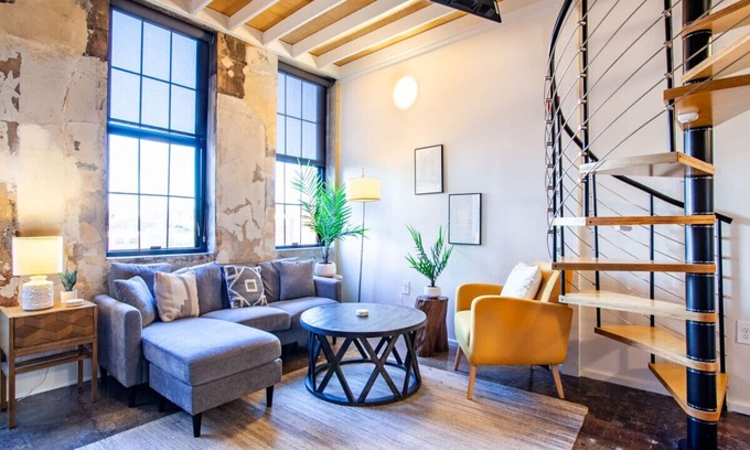 Old City Apartment | Sterchi Lofts Getaway - Downtown Knoxville