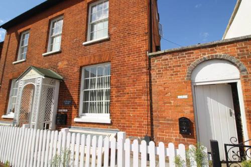 Basingstoke Apartment | Sterling House @ Short Stays