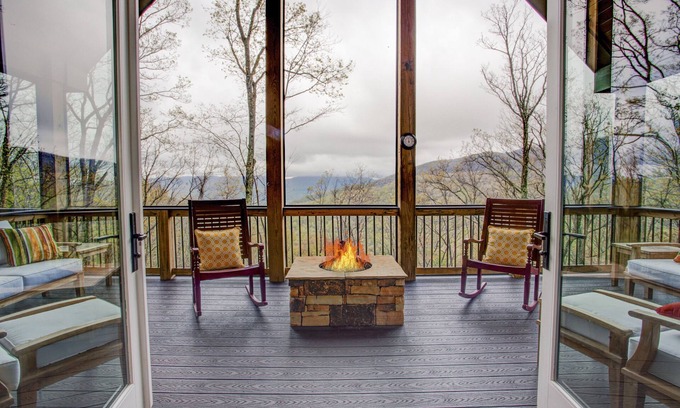 Laurel Ridge House | Sticks & Stones | NEW Construction, Elegantly Decorated, HOT TUB, Pet Friendly, Tons of Privacy!