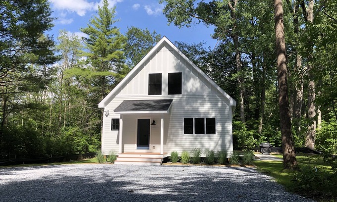 Glendale House | Stockbridge Bowl Lake Community