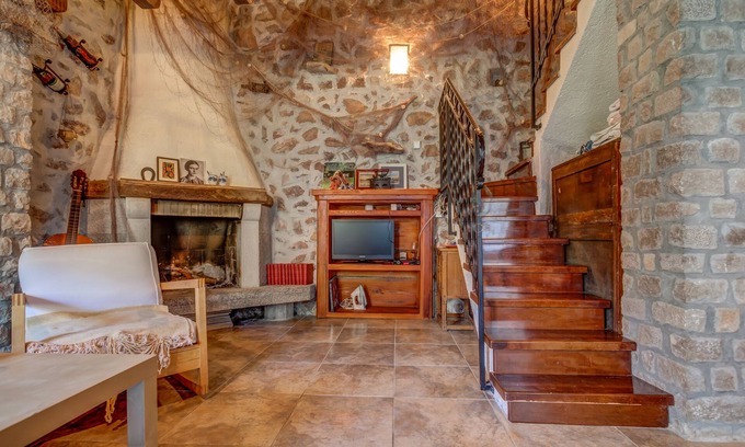 Dubovica Apartment | Stone Duplex for 4 People