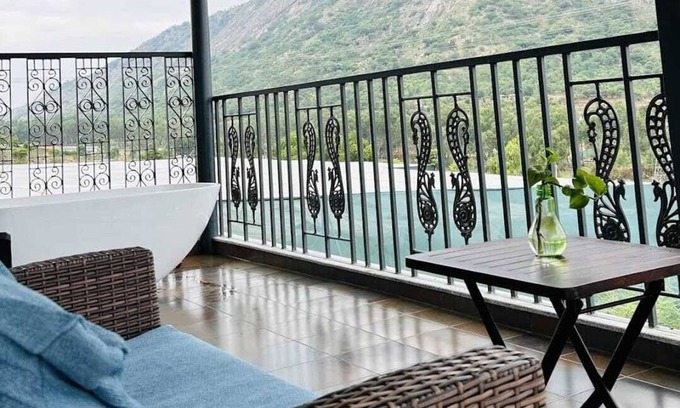 Nandi Hills Hotel | STONE HILLS