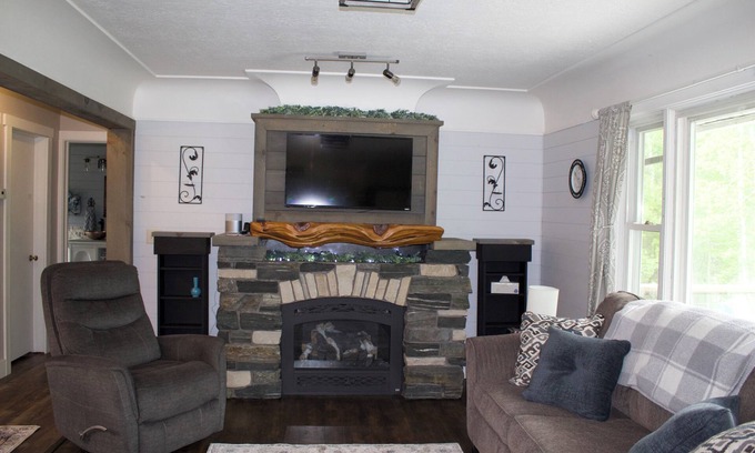 Rice Lake Resort | Stonehaven Cottages - "The Birchview Suite Duplex - Upper Level"