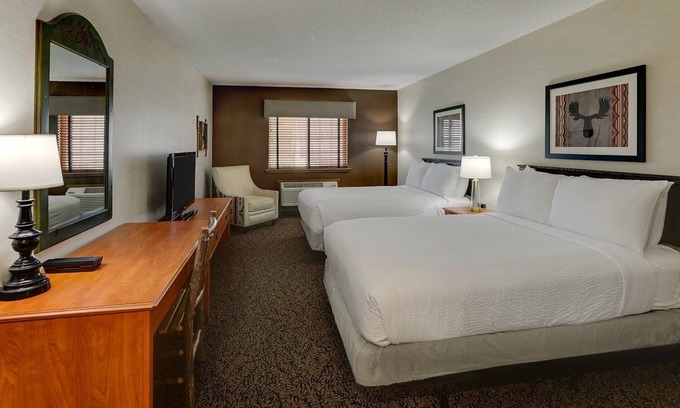 Peoria Hotel | Stoney Creek Peoria, Deluxe 2 Double w/Free Breakfast! | 4 Units