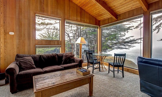Stewarts Point House | Stoney House