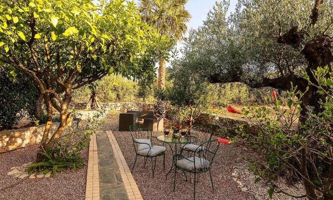 Lefktro Apartment | Stoupa Oasis - Spitiko Garden Getaway