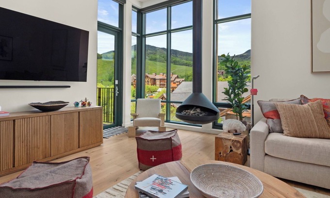 Spruce Peak Condo | Stowe Mt Resort | Spruce Peak | 4 Bed | Treehouse Condo