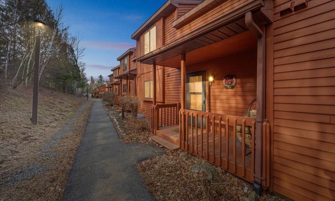 North Creek House | Straight Brook 5d - Adirondack-style Townhome 2 Bedroom Townhouse by The Summit at Gore Mountain