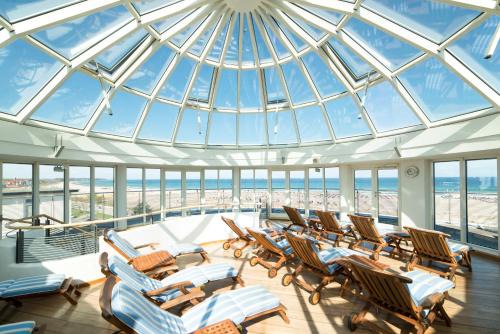 Warnemuende Hotel | Strand-Hotel Hübner